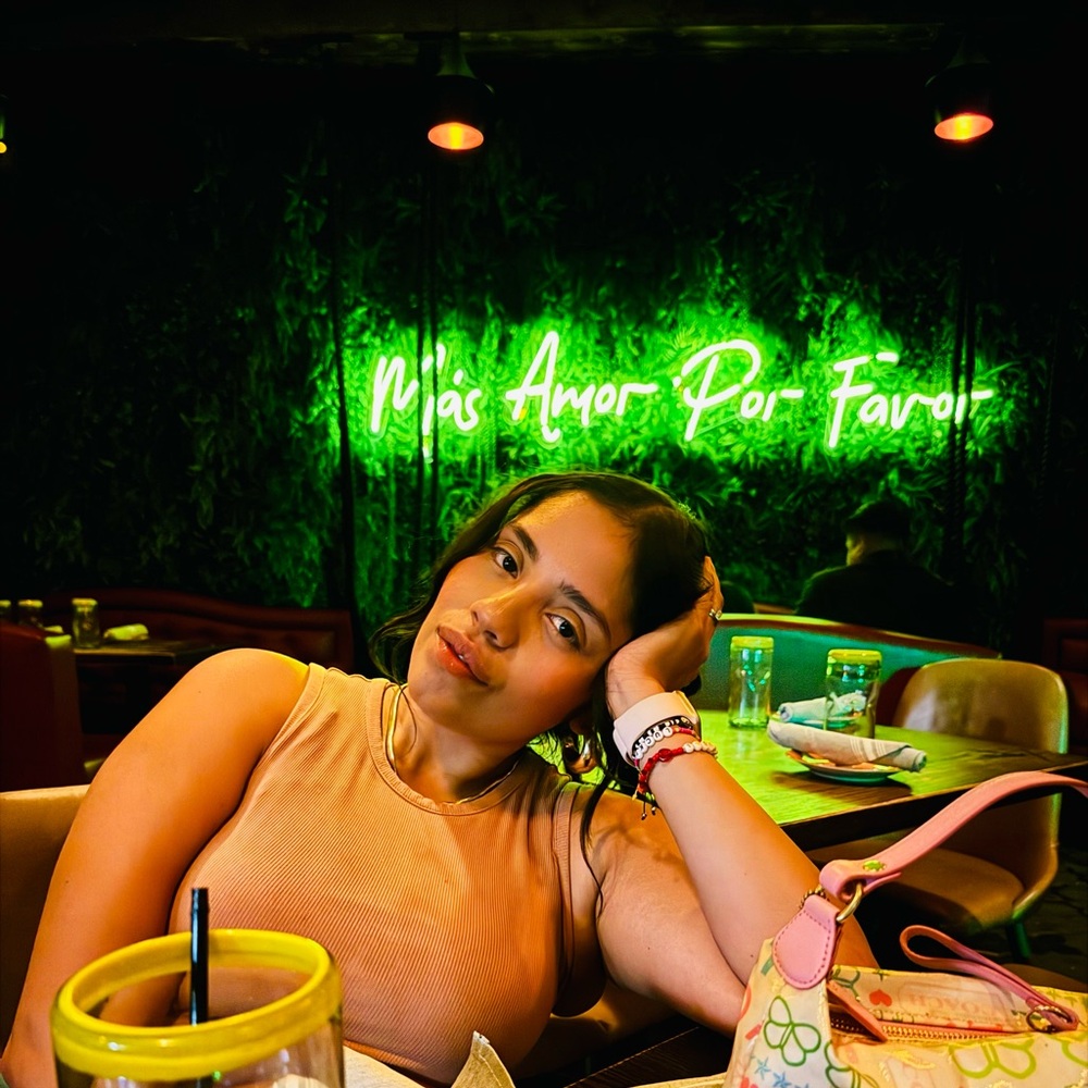 Meet your Posher, Mayra